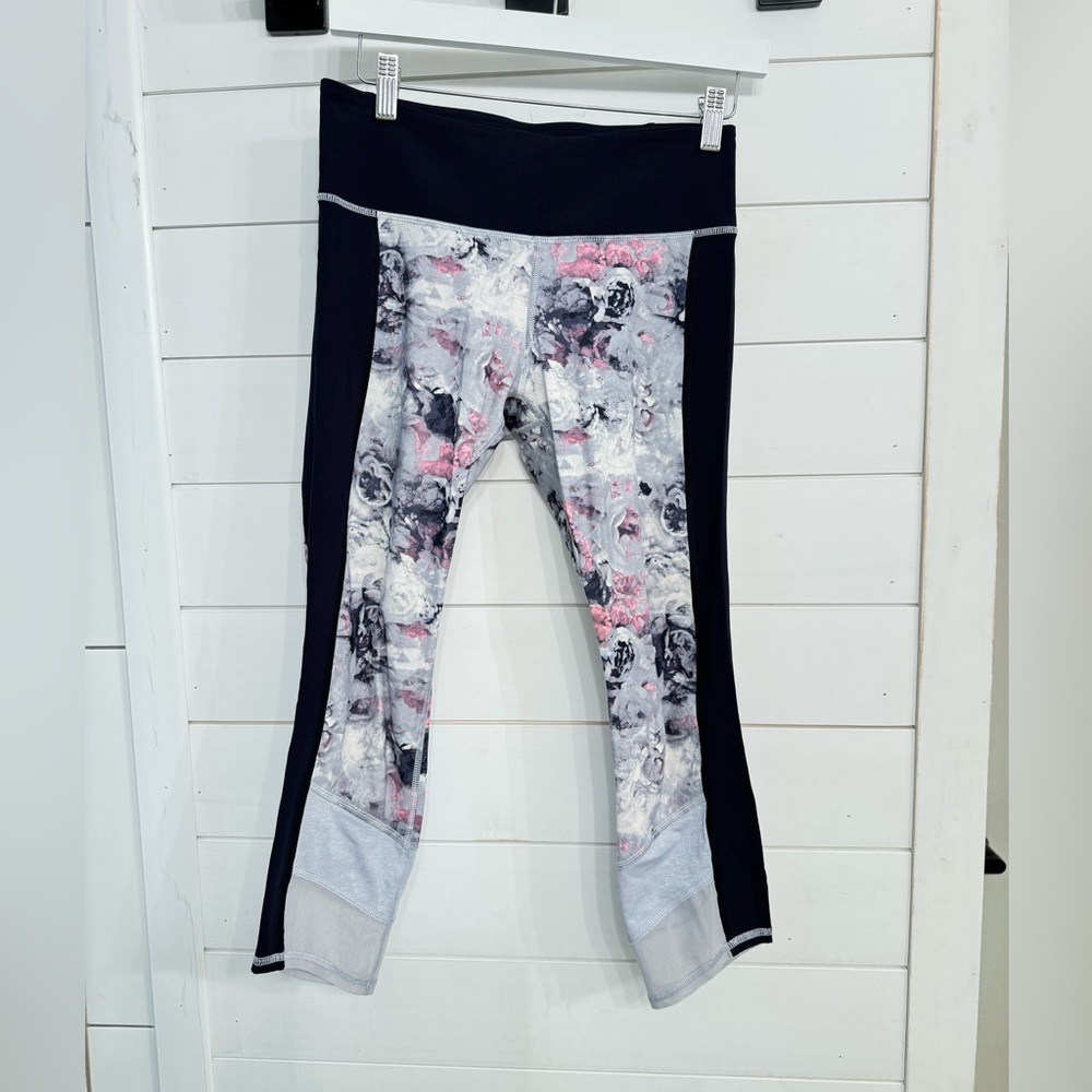 Lululemon leggings, crop length, floral and navy color, size 6